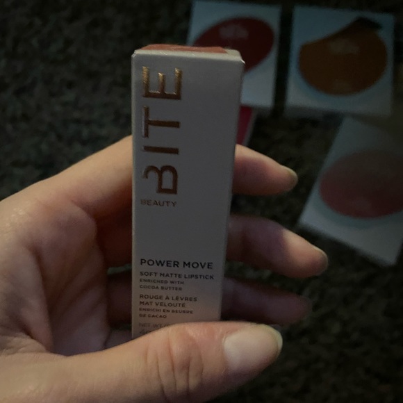 Makeup - Picture 9 of 11